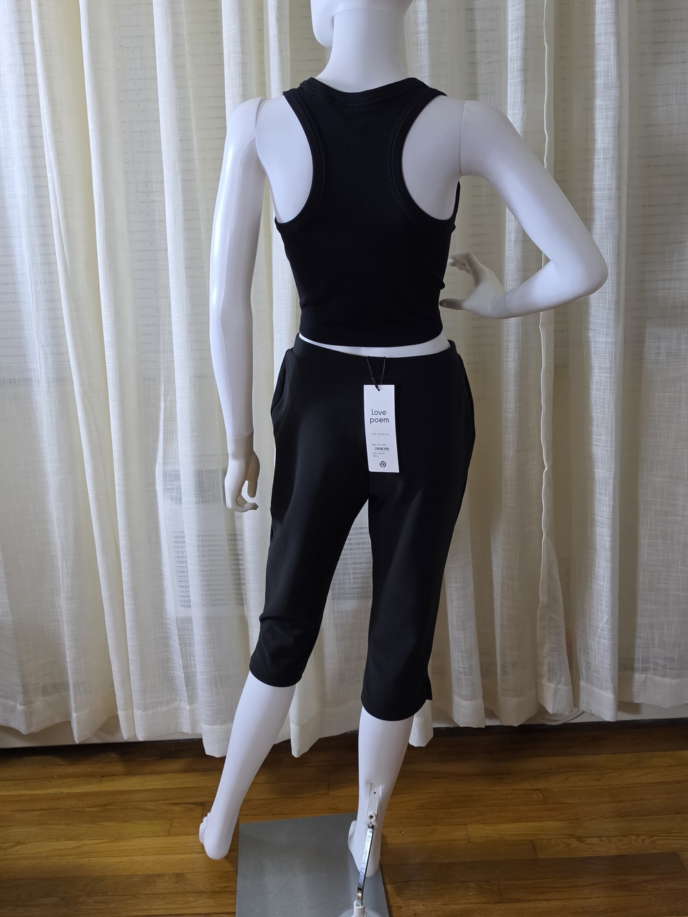 Capri Pants - Women - Picture 14 of 15